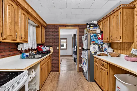 Entry Way - 322 Lightner St, Bradner, OH 43406 photo 2 of 5