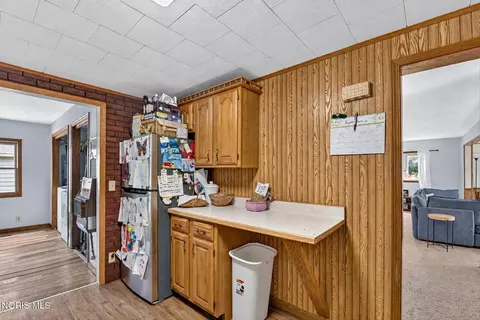 Kitchen - 322 Lightner St, Bradner, OH 43406 photo 2 of 3