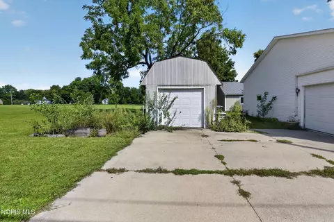 Exterior - 322 Lightner St, Bradner, OH 43406 photo 5 of 8