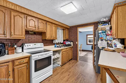 Kitchen - 322 Lightner St, Bradner, OH 43406 photo 1 of 3