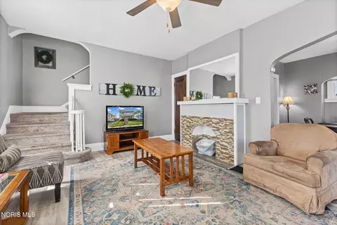 Living - 1321 Addington Rd, Toledo, OH 43607 photo 1 of 1