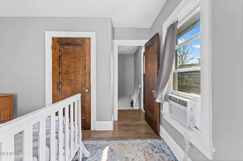 Entry Way - 1321 Addington Rd, Toledo, OH 43607 photo 1 of 1