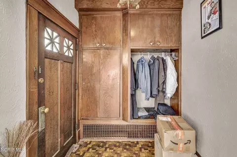 Entry Way - 201 E Johnson St, Upper Sandusky, OH 43351 photo 1 of 4