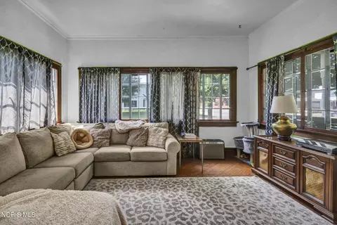 Living - 201 E Johnson St, Upper Sandusky, OH 43351 photo 3 of 3