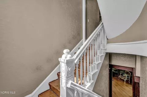 Entry Way - 201 E Johnson St, Upper Sandusky, OH 43351 photo 3 of 4