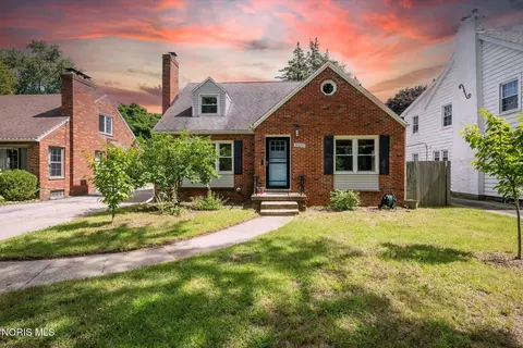 2436 Goddard Rd, Toledo, OH 43606