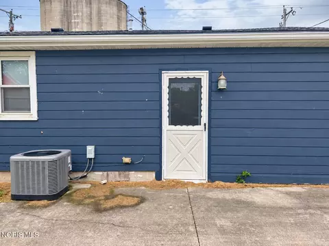 Exterior - 211 N Walnut St, Paulding, OH 45879 photo 4 of 4