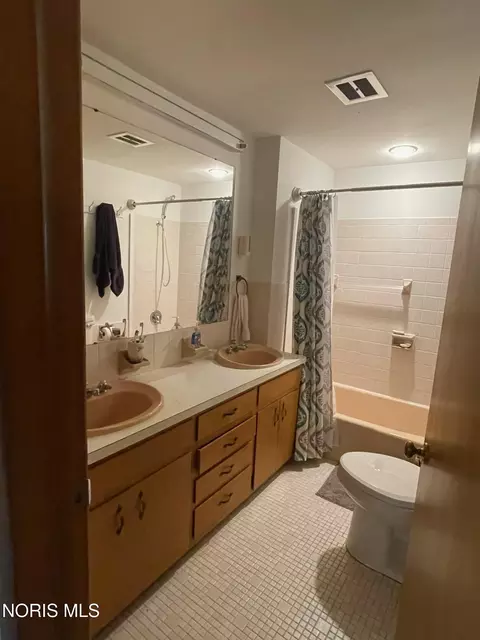Bath - 215 N 3rd St, Upper Sandusky, OH 43351 photo 5 of 6