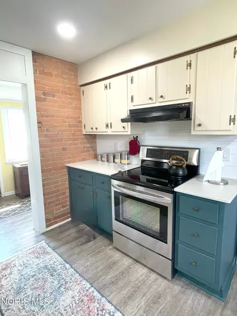 Kitchen - 215 N 3rd St, Upper Sandusky, OH 43351 photo 4 of 6