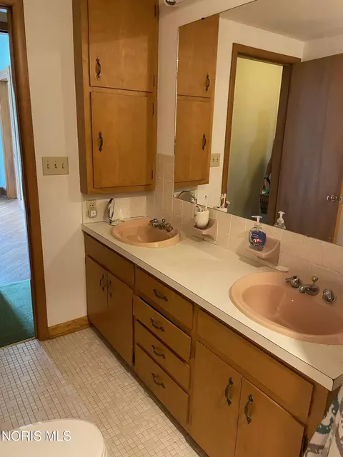 Bath - 215 N 3rd St, Upper Sandusky, OH 43351 photo 6 of 6