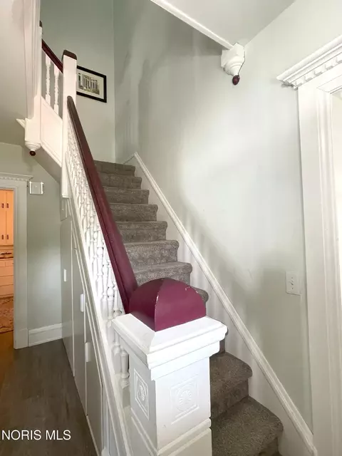 Entry Way - 215 N 3rd St, Upper Sandusky, OH 43351 photo 1 of 4