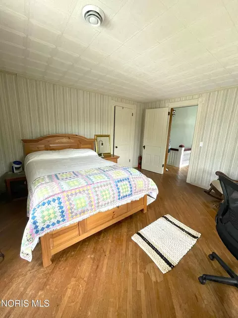 Bedroom - 215 N 3rd St, Upper Sandusky, OH 43351 photo 3 of 3