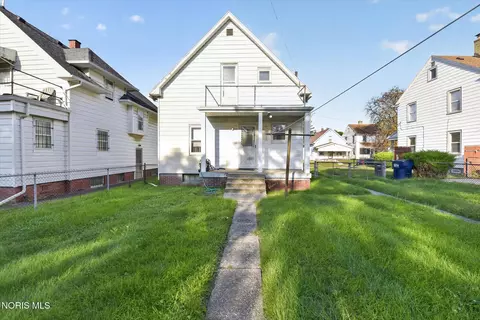 Exterior - 610 Marmion Ave, Toledo, OH 43607 photo 5 of 6