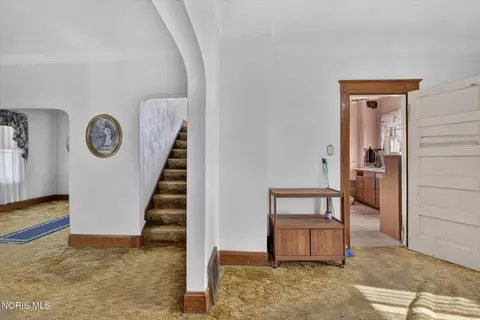 Entry Way - 610 Marmion Ave, Toledo, OH 43607 photo 2 of 2