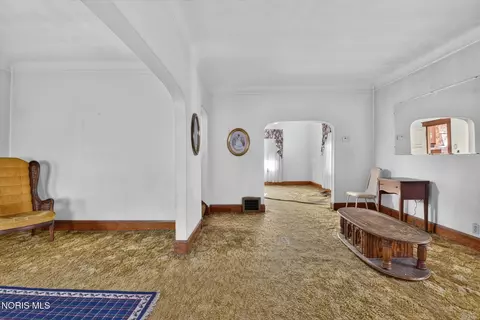 Living - 610 Marmion Ave, Toledo, OH 43607 photo 1 of 3