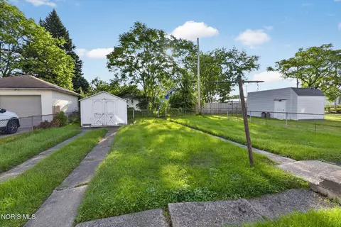 Exterior - 610 Marmion Ave, Toledo, OH 43607 photo 3 of 6