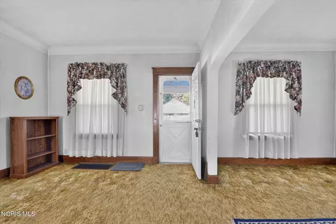 Entry Way - 610 Marmion Ave, Toledo, OH 43607 photo 1 of 2