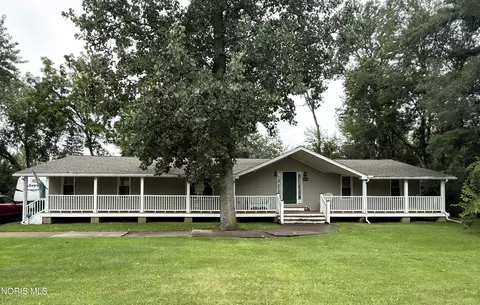 802 S Favony Ave, Holland, OH 43528