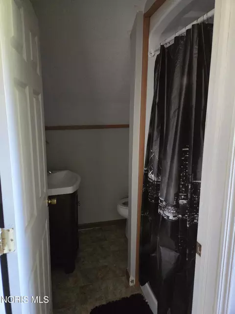 Bath - 502 W Jackson St, Paulding, OH 45879 photo 2 of 2