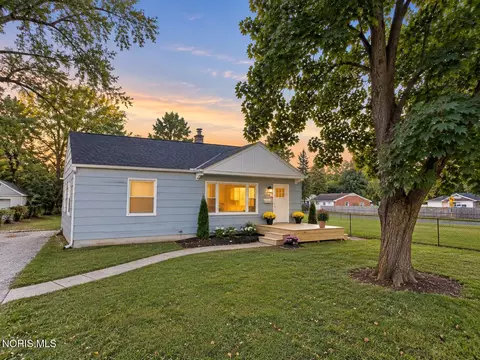 5608 Pawnee Rd, Toledo, OH 43613