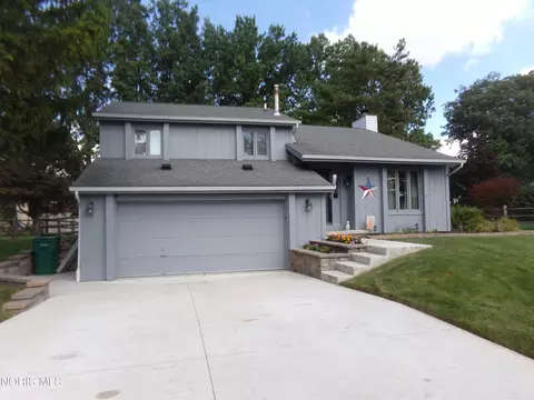 10362 N Bramblewood Rd, Perrysburg, OH 43551