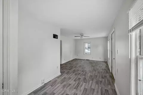 Living - 649 Elysian Ave, Toledo, OH 43607 photo 3 of 3