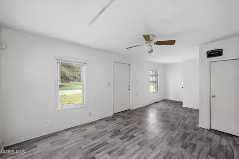 Living - 649 Elysian Ave, Toledo, OH 43607 photo 1 of 3