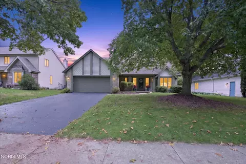 2338 Saint Roberts Ln, Toledo, OH 43617