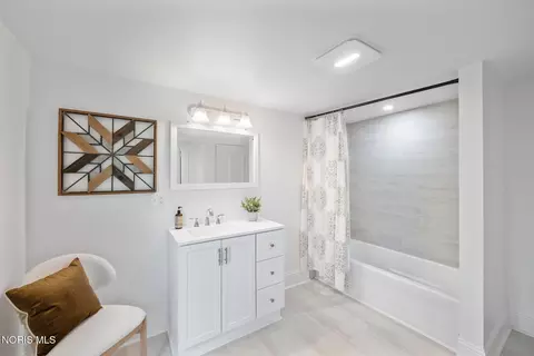 Bath - 308 Monroe St, Delta, OH 43515 photo 1 of 3