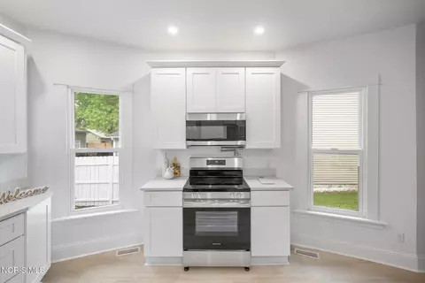 Kitchen - 308 Monroe St, Delta, OH 43515 photo 4 of 4