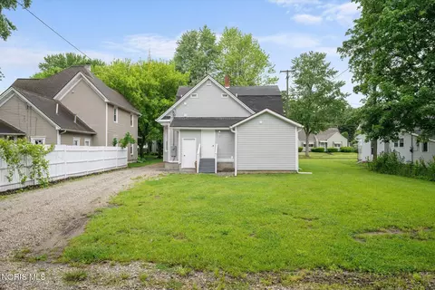 Exterior - 308 Monroe St, Delta, OH 43515 photo 5 of 8