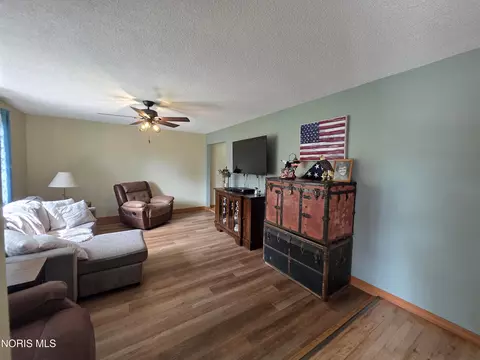 Living - 403 Enterprise St, Leipsic, OH 45856 photo 1 of 3