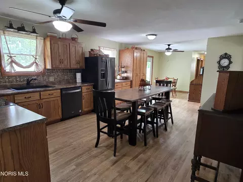 Kitchen - 403 Enterprise St, Leipsic, OH 45856 photo 3 of 4