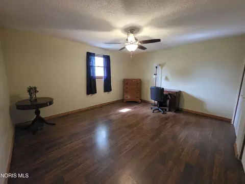 Bedroom - 403 Enterprise St, Leipsic, OH 45856 photo 3 of 6