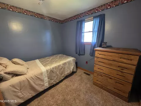 Bedroom - 403 Enterprise St, Leipsic, OH 45856 photo 5 of 6