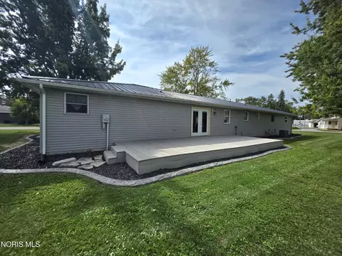 Exterior - 403 Enterprise St, Leipsic, OH 45856 photo 2 of 2