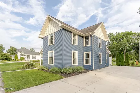 24269 W 2nd St, Grand Rapids, OH 43522