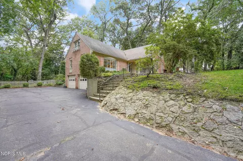 5039 Willow Glen Rd, Sylvania, OH 43560