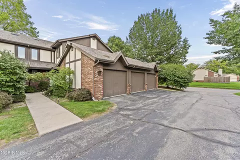 1174 Hidden Ridge Rd, Toledo, OH 43615