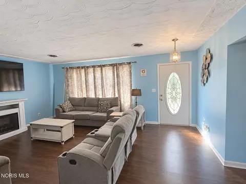 Entry Way - 742 E Perry St, Paulding, OH 45879 photo 1 of 1