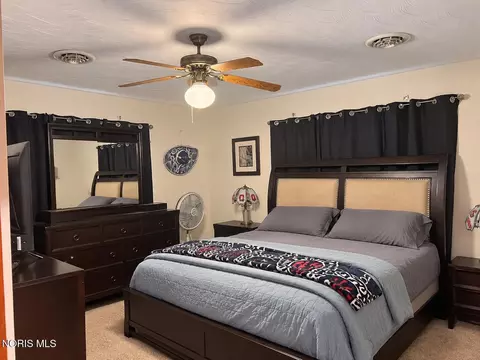 Bedroom - 742 E Perry St, Paulding, OH 45879 photo 3 of 6