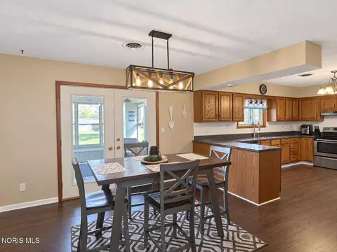 Dining - 742 E Perry St, Paulding, OH 45879 photo 2 of 2