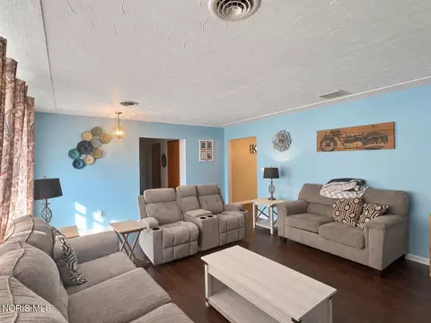 Living - 742 E Perry St, Paulding, OH 45879 photo 2 of 2