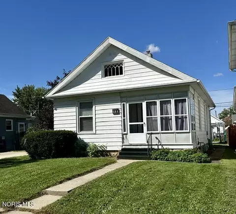 190 Elm St, Rossford, OH 43460