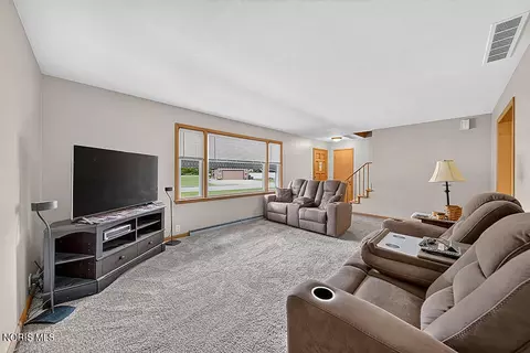Living - 1141 Brookside Dr, Findlay, OH 45840 photo 2 of 2