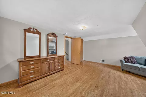 Bedroom - 1141 Brookside Dr, Findlay, OH 45840 photo 9 of 10