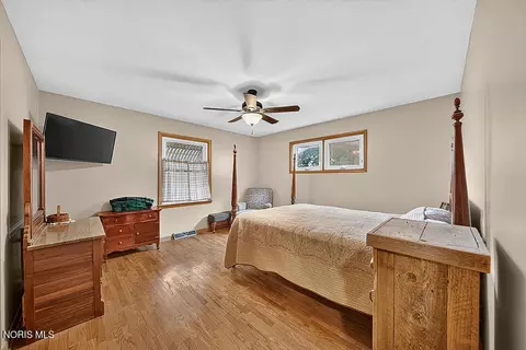 Bedroom - 1141 Brookside Dr, Findlay, OH 45840 photo 3 of 10