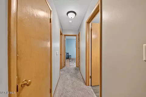 Entry Way - 1141 Brookside Dr, Findlay, OH 45840 photo 3 of 3