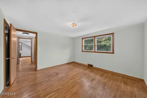 Bedroom - 1141 Brookside Dr, Findlay, OH 45840 photo 6 of 10