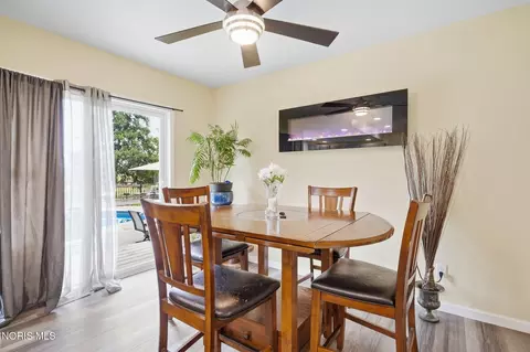 Dining - 5681 W Tiffin St, Bascom, OH 44809 photo 4 of 4